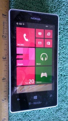 Nokia Lumia 521 White T-Mobile Un Locked Smartphone With Charging Cord - Image 1 of 4
