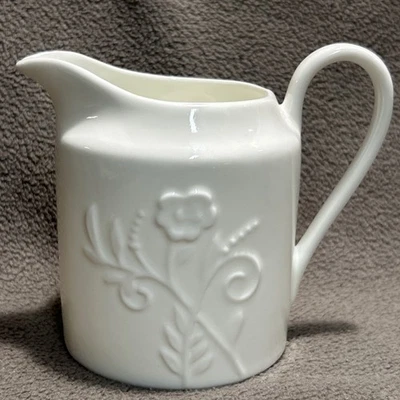 "222 Quinto (PTS) Romance Crema Hueso China Diseño Floral Elevado 3-5/8""" Foto 1 de 4