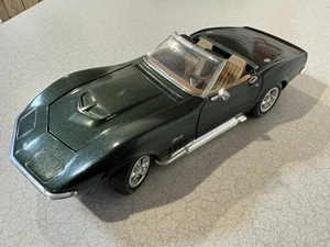 1969 CORVETTE CONVERTIBLE 427 GREEN / TAN 1/18 SCALE DIE CAST MODEL CAR Revell - Picture 1 of 8