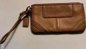Coach Handgelenktasche hellbraun Leder gefüttert Reißverschluss. - Bild 1 von 14