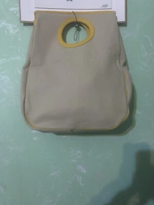 Balenciaga. Bolso de cuero y lona edición ETE 1968 Foto 1 de 4