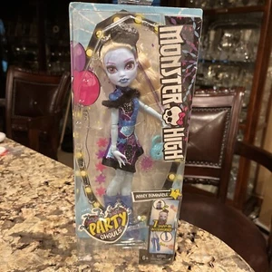 Monster High Party Ghouls Abbey bominierbar mit 7 Snap-in Zubehör Neu im Karton - Bild 1 von 10