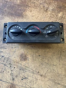 2002-2008 International 7500 Heater A/C Temperature Controls - Used P/N3545543C2 - Picture 1 of 9
