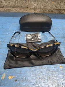 Gafas de sol y estuche Salvatore Ferragamo para mujer 419 Sf814s - Imagen 1 de 8