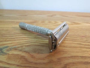 Rasoio di sicurezza Gillette punta svasata super velocità doppio bordo 1961 - Foto 1 di 5