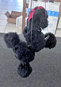 "Marioneta caniche francés negra Pelham Puppets de colección - Hecha en Inglaterra - 20""" - Imagen 1 de 9