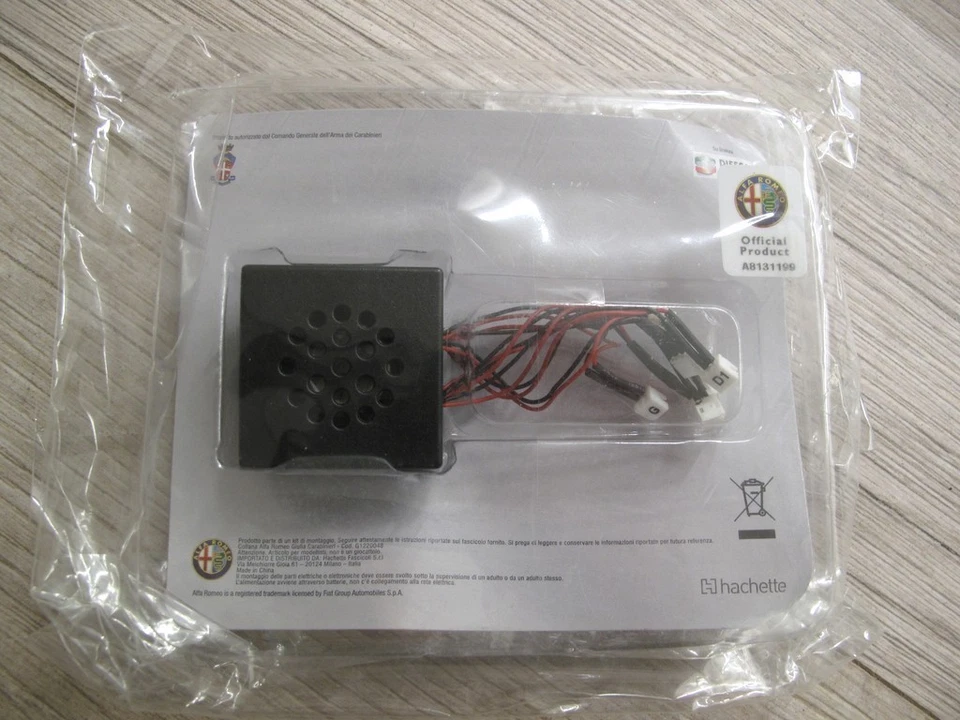 ALFA ROMEO GIULIA SUPER 1600 CARABINIERI HACHETTE 1/8 SPARE PARTS PARTI #48 - Immagine 1 di 1