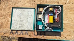 ONAN CUMMINS 305-0920 - REGULATOR ASM VOLTAGE - Original OEM part Generator - Picture 1 of 1