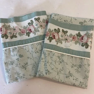 Laura Ashley Cottage Rose Green Floral Stipe 2 Standard Kissenbezüge Sehr guter Zustand - Bild 1 von 2
