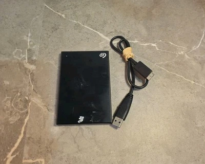 Seagate Backup Plus Slim 2TB External Hard Drive Portable HDD 2R1APL-500 - Image 1 of 3