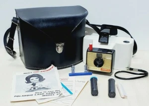 Vintage THE SWINGER Polaroid Land Camera Model 20 Complete w/ Case & EXTRAS! - Picture 1 of 9