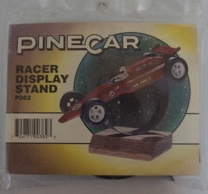 Pinewood Derby Racer Display Stand - PineCar #P382 NEW in factory sealed package - Picture 1 of 3