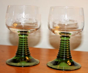 Two Vintage Luminarc Roemer Wine Glasses Green Beehive Stem Grape & Vine Design - Picture 1 of 5