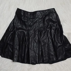 Hollister Black Faux Leather Mini Skirt Size Small - Picture 1 of 6