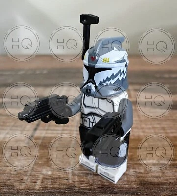 **NEW** LEGO Phase 1 Commander Wolffe Minifigure w/ Custom Helmet & Accessories - Image 1 of 4