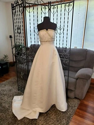 Wedding Gown White Strapless Satin Empire Princess Gown A-Line Ball Skirt Sz 10 - Image 1 of 4