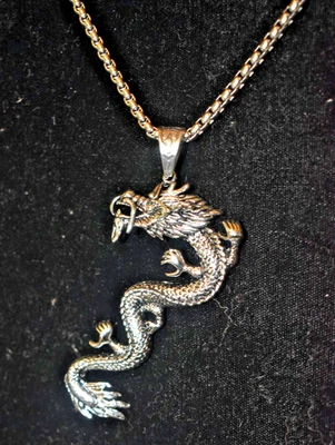 Collar Colgante Dragón en Acero Inoxidable Oxidado Negro Unisex Foto 1 de 4