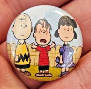 Vintage 1" PEANUTS Pinback Charlie Brown Linus Lucy Cartoon Characters - Picture 1 of 2