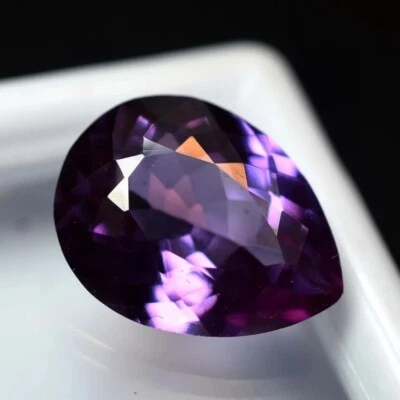 Piedra preciosa suelta certificada que cambia de color de 5-7 quilates corte pera de alejandrita natural Foto 1 de 4
