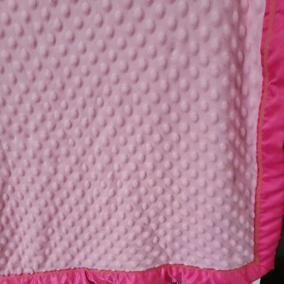 Pink Minky Satin Trim Dots No tags Beautiful VGC Approx 40" x 30" Blanket Soft - Image 1 of 4
