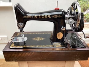 Vintage SINGER 99K Hand Crank Sewing Machine serviced with Carry Case 1942 - Picture 1 of 18