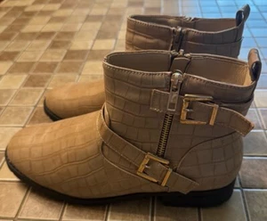 Women's Tinstree Beige Ankle Boots Size 10 - Picture 1 of 6
