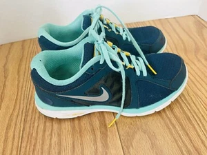 NIKE LIVESTRONG Lance Armstrong Running Athletic Womens Shoes Size 7 - Picture 1 of 13