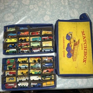 SERIE MATCHBOX 1965 - VALIGETTA - CON 38 auto in - veicoli Lesney anni '60 - Foto 1 di 13
