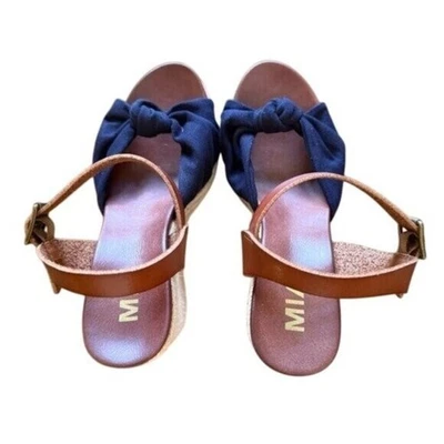 New Size 6 1/2 MIA Lorryann Navy Blue and Brown Rope Knotted Wedge Sandals Foto 1 de 4
