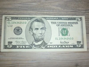 SERIES 2001 $5 DOLLAR BILL FEDERAL RESERVE NOTE UNCIRCULATED - Picture 1 of 2