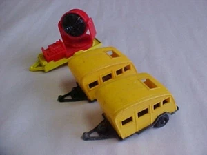 2 Vintage Tootsietoy Yellow Plastic Shasta Camper Trailer RV 3" Metal Base USA - Picture 1 of 7