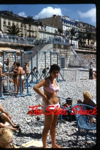 woman in pink bikini original 1960 Kodachrome 35mm slide - Picture 1 of 1