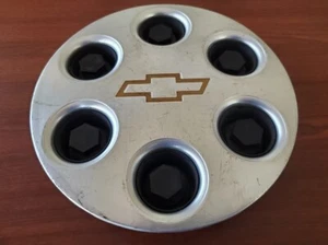 Chevrolet Chevy Astro Silverado Avalanche 2000-2004 OEM Center Cap P/N 15004143 - Picture 1 of 6