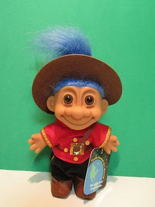 AROUND THE WORLD CANADA - Bambola Troll Russ 5" - NUOVA IN BUSTINA ORIGINALE - Foto 1 di 8