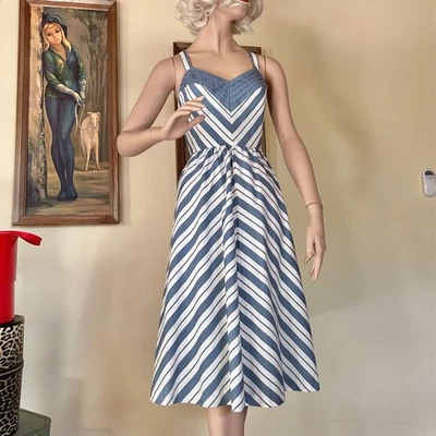 Vintage 1980s Pin-up Pleated Bust Fit & Flare Chevron Striped Sun Dress S - Image 1 of 4
