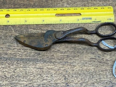 "Antiguo cortador de mechas de velas primitivo vintage tijeras recortador amortiguador 5-3/4""" Foto 1 de 4