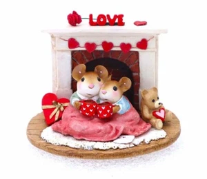 Wee Forest Folk WARM & CUDDLY, WFF# M-732, Topo di San Valentino, nuovo per 2023 - Foto 1 di 2