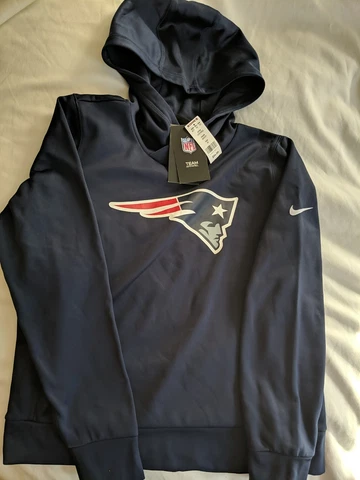 NIKE NIKE NEW ENGLAND PATRIOTS NFL TEAM APPAREL HOODED SWEATSHIRT SIZE MED NWT Cover
