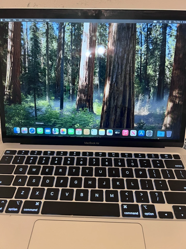 2020 Apple MacBook Air 13.3" M1 7C GPU 3.2GHz 8GB RAM 256GB SSD A2337 - Imagem 1 de 4