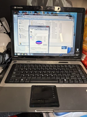 Gateway W650A   AMD Turion 64   4GB   250GB - Image 1 of 2