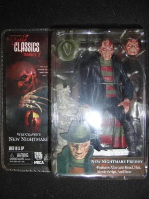 Figura de acción NECA Freddy Krueger clásicos de culto serie Pesadilla en Elm Street Foto 1 de 3