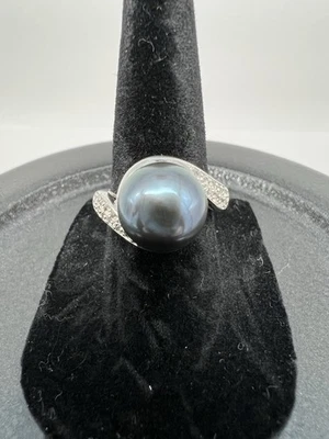 Anillo para mujer de plata de ley 925 con perlas cultivadas negras y circonita cúbica. Talla 6,5 Foto 1 de 4