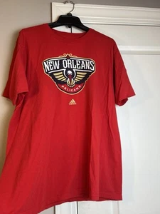 New Orleans Pelicans TShirt Adidas Go To Tee Rot Kurzarm Herren XL - Bild 1 von 6
