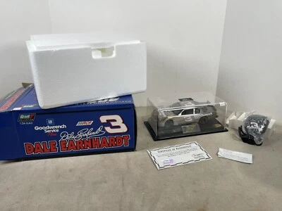 REVELL #3 Dale Earnhardt 2000 GM Goodwrench Service Plus Monte Carlo 1 de 5.004 Foto 1 de 4