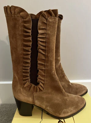 Nuevo Catálogo Sundance Marrón Gamuza Volantes “Botas Katrine” talla 38 $188 Foto 1 de 4