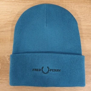 Neu* Fred Perry Mütze Beanie Cap Graphic Cyperblue Black Schwarz - Bild 1 von 1