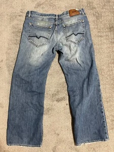 Hugo Boss Men's Comfort Fit Straight Leg Medium Wash Jeans Distressed Size 34x30 - Picture 1 of 8
