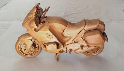 Modellino Moto BMW R1100 RT scala 1:9 Legno ciliegio rara fatta a mano in Italia - Immagine 1 di 4