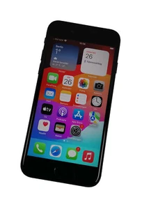 Apple iPhone SE 2020 64GB Black Without Simlock - Picture 1 of 8