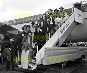 Photo - Jimi Hendrix, Eric Burdon & The Animals leave London for USA tour,1968